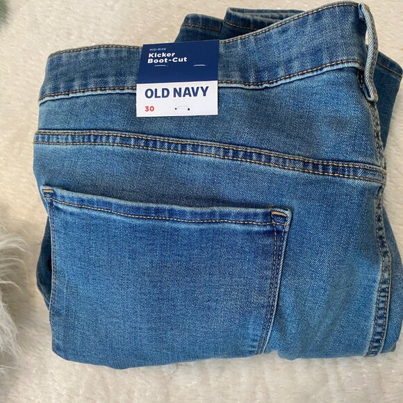 NWT Old Navy Mid-Rise Kicker Boot-Cut Jeans Medium Wash - Picture 5 of 5